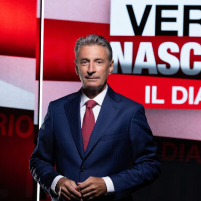 Copertina di “Avessi voluto i soldi sarei rimasto in Rai, comodo farmi passare per mercenario. La paura è deludere, ma non sono uno che si piange addosso”: Milo Infante su Mediaset con “Ore 11” e “Verità Nascoste – Il Diario”