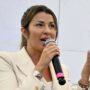 Copertina di Purgatorio finito: Claudia Conte colleziona ancora premi, programmi e spot coi politici