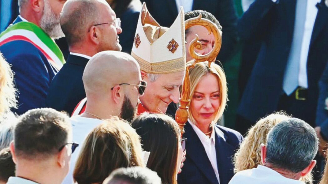 Meloni in visita, ma per i comitati “è solo uno show”