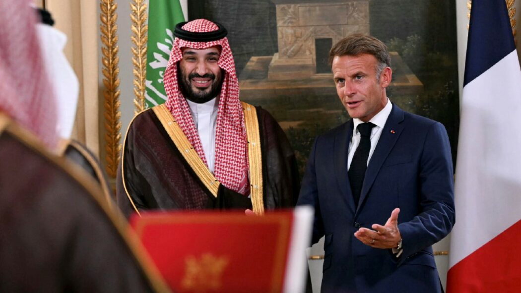 Francia e MbS, Grandi affari  per Macron e Riad