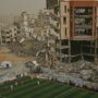 Copertina di Rimossa da un concorso in Francia la foto di Jehad Alshrafi: mostra una partita di calcio tra le macerie di Gaza | Ecco gli scatti censurati
