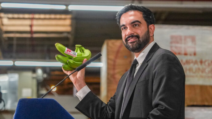 I negozianti di New York contro i supermercati a prezzi calmierati voluti da Mamdani: “È concorrenza sleale”
