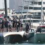 Copertina di I ricconi della vela cercano volontari: “Vi diamo i pasti” 