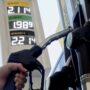 Copertina di Il diesel oltre i tre euro: prezzi folli in autostrada. Oggi il governo proroga  lo sconticino sulle accise