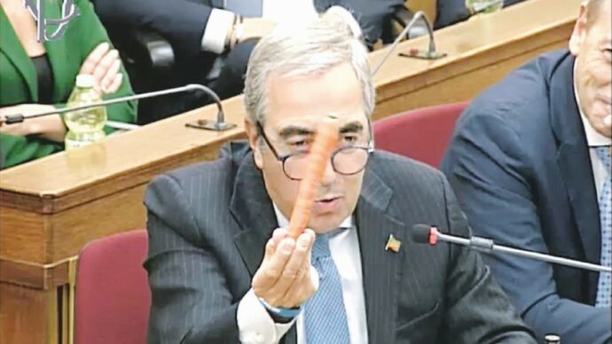 Destra e Rai, botte e insulti da 4 anni: “Tv cancerogena”
