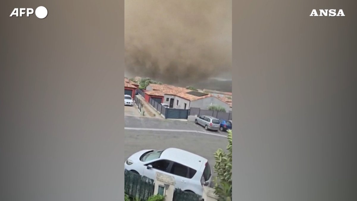 violento tornado devasta pomas nel sud della francia il video mentre si avvicina alle case da Ilfattoquotidiano.it violento tornado devasta pomas nel sud della francia il video mentre si avvicina alle case