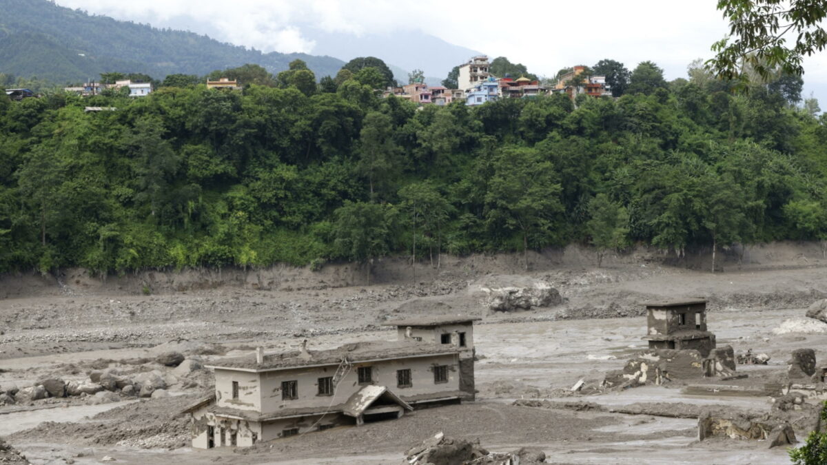 alluvione in nepal sommersi interi villaggi e infrastrutture frana a un posto di confine in cina numerose vittime da Ilfattoquotidiano.it alluvione in nepal sommersi interi villaggi e infrastrutture frana a un posto di confine in cina numerose vittime