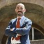 Copertina di “Si valuti rinvio della scuola in Sicilia, Meloni intervenga per raccomandare i vaccini”, l’infettivologo Bassetti sul caso difterite: “Garantire il rispetto delle regole”
