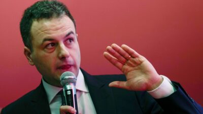 Copertina di Venezia e il caso della moschea, il sindaco Venturini: “Nessun tavolo di confronto”. La comunità bengalese: “Se scioperiamo si fermano Fincantieri e turismo”