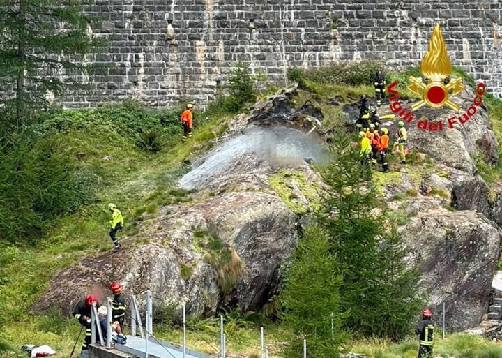 elicottero ultraleggero precipita e prende fuoco nel verbano cusio ossola morti i due passeggeri sessantenni da Ilfattoquotidiano.it elicottero ultraleggero precipita e prende fuoco nel verbano cusio ossola morti i due passeggeri sessantenni