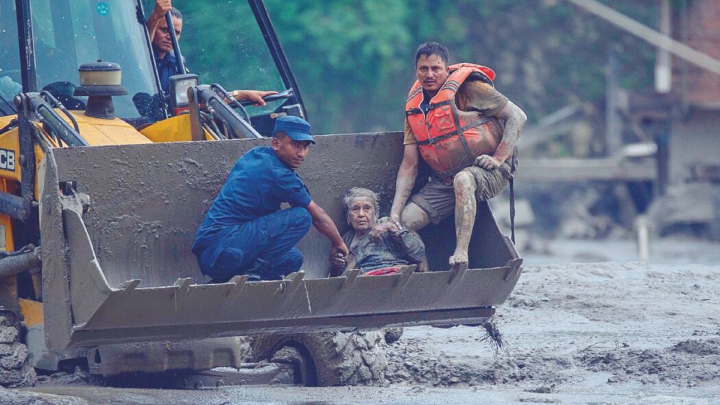 Un sisma tra Nepal e Tibet causa alluvione disastrosa