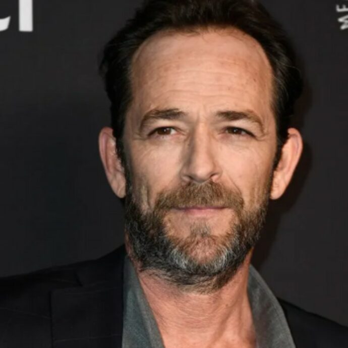 “Luke Perry portava con sé dei palloncini ogni volta che prendeva un aereo e il motivo non lo indovinereste mai”: l’amico Brian Austin Green racconta alcuni aneddoti sul collega scomparso nel 2019