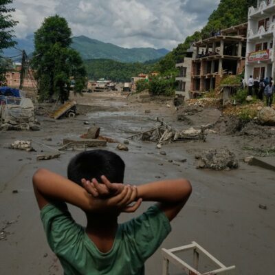 Copertina di Oltre 1400 dispersi per l'inondazione disastrosa al confine col Tibet: “Anche 3 italiani”