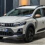 Copertina di Dacia Jogger cambia volto. Design rivisto e stessa versatilità
