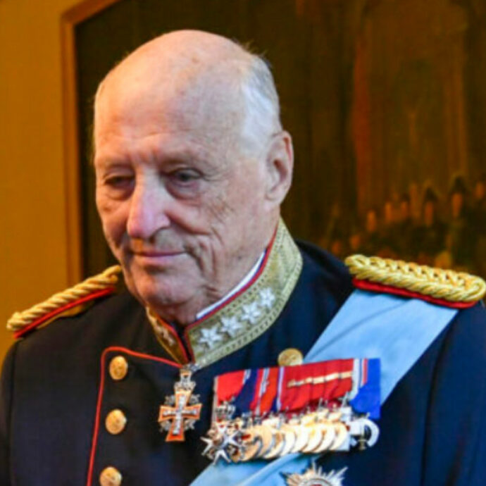 È morto re Harald V di Norvegia, dalla fuga durante l’invasione nazista alle Olimpiadi da atleta: lascia una monarchia fragile