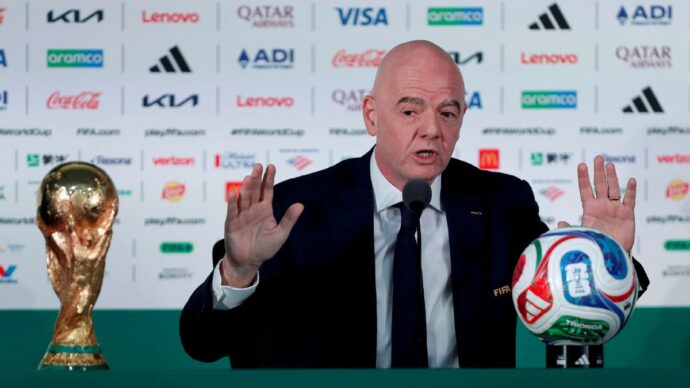 Uefa, denuncia penale contro Gianni Infantino