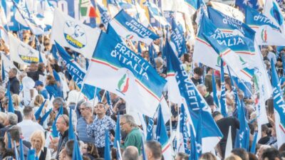 Copertina di Bari, gli eletti FdI sbuffano: Meloni li tassa per pagarsi i pullman