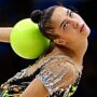 Copertina di Incidente per Sofia Raffaeli sul bus della federazione: tagli al braccio per la campionessa di ginnastica. Le sue condizioni