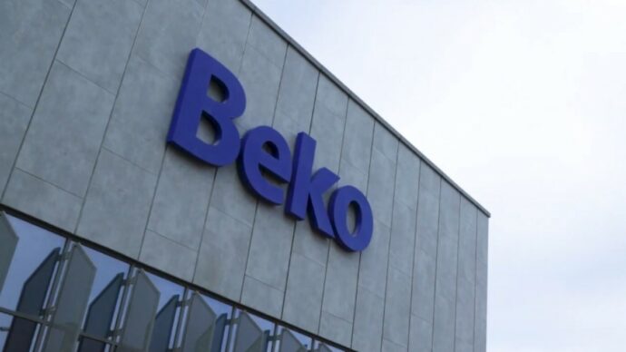 Copertina di Beko, la rivolta di Fabriano: “Nei negozi piani cottura fatti all’estero, qui in cassa integrazione”