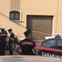 Copertina di Un morto e un ferito in un agguato a Cassano allo Ionio: il padre della vittima ucciso con la moglie nel 2022