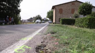 Due 17enni morti in un incidente stradale a Perugia: sbalzati fuori dall’auto