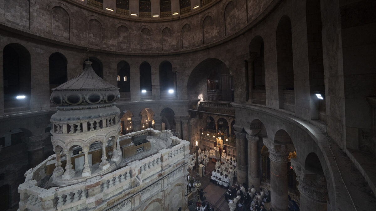 “Un paesaggio funerario che combacia con il racconto del Vangelo”: la vera tomba di Gesù potrebbe essere un antico giardino sotto la Chiesa del Santo Sepolcro
