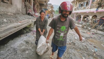 Copertina di Nepal, oltre 584 morti. Rischio nuove alluvioni