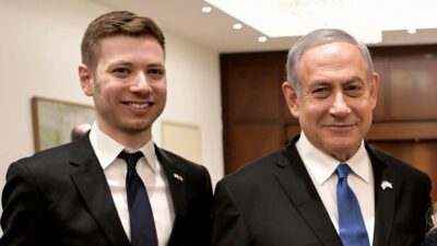 Copertina di Il ritorno di Yair in Israele: torna per aiutare papà Netanyahu in vista delle elezioni