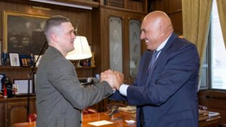 Mosca: "Ridicola la nomina di Fedorov al ministero della Difesa italiano". E cita Gianni Rodari. Crosetto replica: "Scelto pensando a Roma, non a Mosca o Kiev"