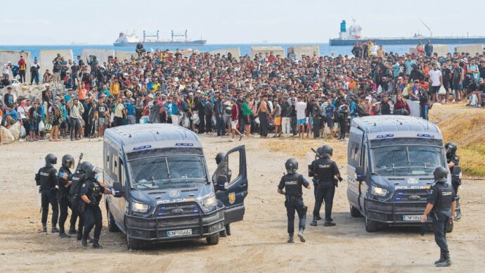 Meloni fa ancora la guerra a Madrid: lo stop a Schengen verso la proroga