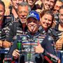 Copertina di MotoGp, super Bezzecchi ad Aragon: pole position da record. Poi rivela: “Il ginocchio mi fa tribolare, fa male” | La griglia di partenza