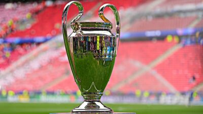 Copertina di Champions League, il calendario delle italiane: l’Inter subito contro Mou, Allegri contro Arteta. Per la Roma un novembre di fuoco, il Como sfida il Lipsia all’esordio