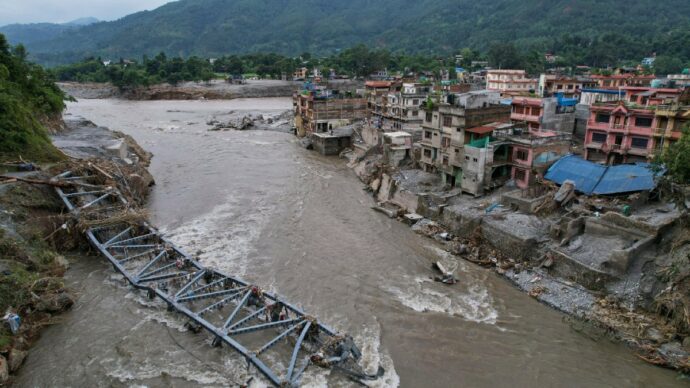Nepal, i morti sono 682. Più di tremila i dispersi