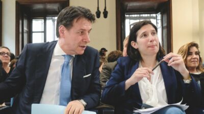 Copertina di Tempi, urne online e platea:  duello Pd-5S verso i gazebo