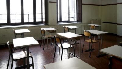 Copertina di Presidi, meno reggenze ma carichi di lavoro record: “Un dirigente che lavora in due scuole costa meno, ma a pagare sono studenti e docenti”