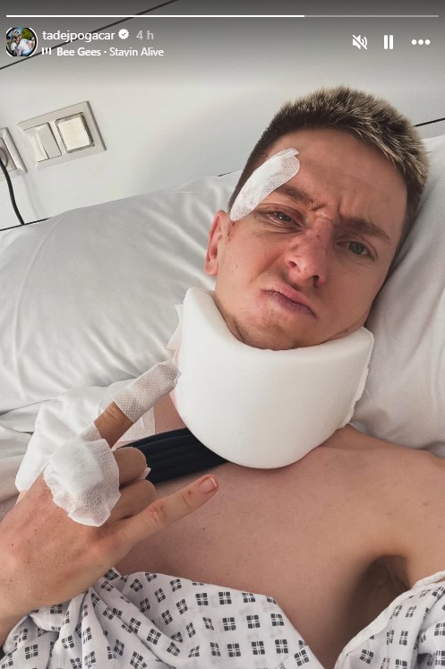 La foto di Pogacar dall’ospedale dopo la caduta: deve operarsi, stagione a rischio. Come sta