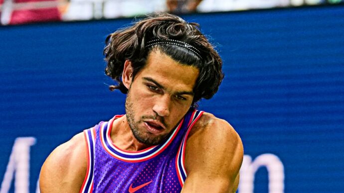 “Ca**o, un dritto schifoso. Porca pu***na”: Alcaraz nervoso agli Us Open, sbaglia un diritto e impreca – Video