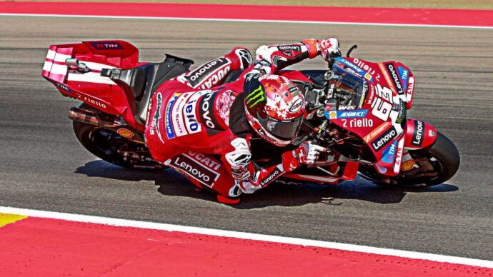 Bagnaia cade anche ad Aragon. Poi sbotta: “Non è per niente facile, è uno dei miei momenti sportivi più bassi”