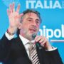 Copertina di Risiko bancario. Cimbri dice che Unipol è “100% italiana”. È falso