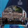 Copertina di Corsa per ricchi,  Chamonix  dice: “Fuori i podisti”
