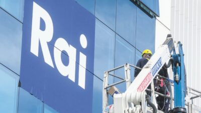 Copertina di Rai, la mossa del governo: blindare i vertici prima delle elezioni con la riforma
