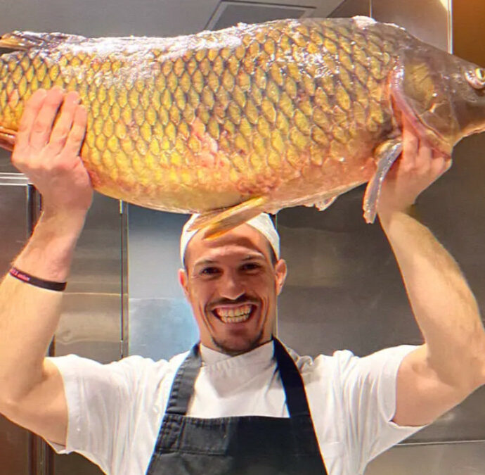 “Lascio la stella Michelin e Milano, che corre troppo veloce, e apro un ristorante in un piccolo borgo ligure. È stata una scelta portata dalla vita”: così lo chef Riccardo Merli
