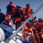 Copertina di Naufragio a Cipro Nord, si ribalta traghetto con 267 persone a bordo. “Almeno sei le vittime, 172 in salvo”