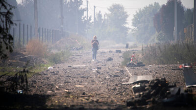 Copertina di Ucraina, mons. Gallagher: “Per chiudere la guerra non isolare la Russia”. Cremlino: “Attacchi in corso contro infrastrutture militari”