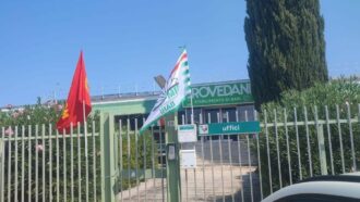 Prima le catene ai cancelli, poi le serrature cambiate e ora l’annuncio: Brovedani non riaprirà la fabbrica di Bari a settembre