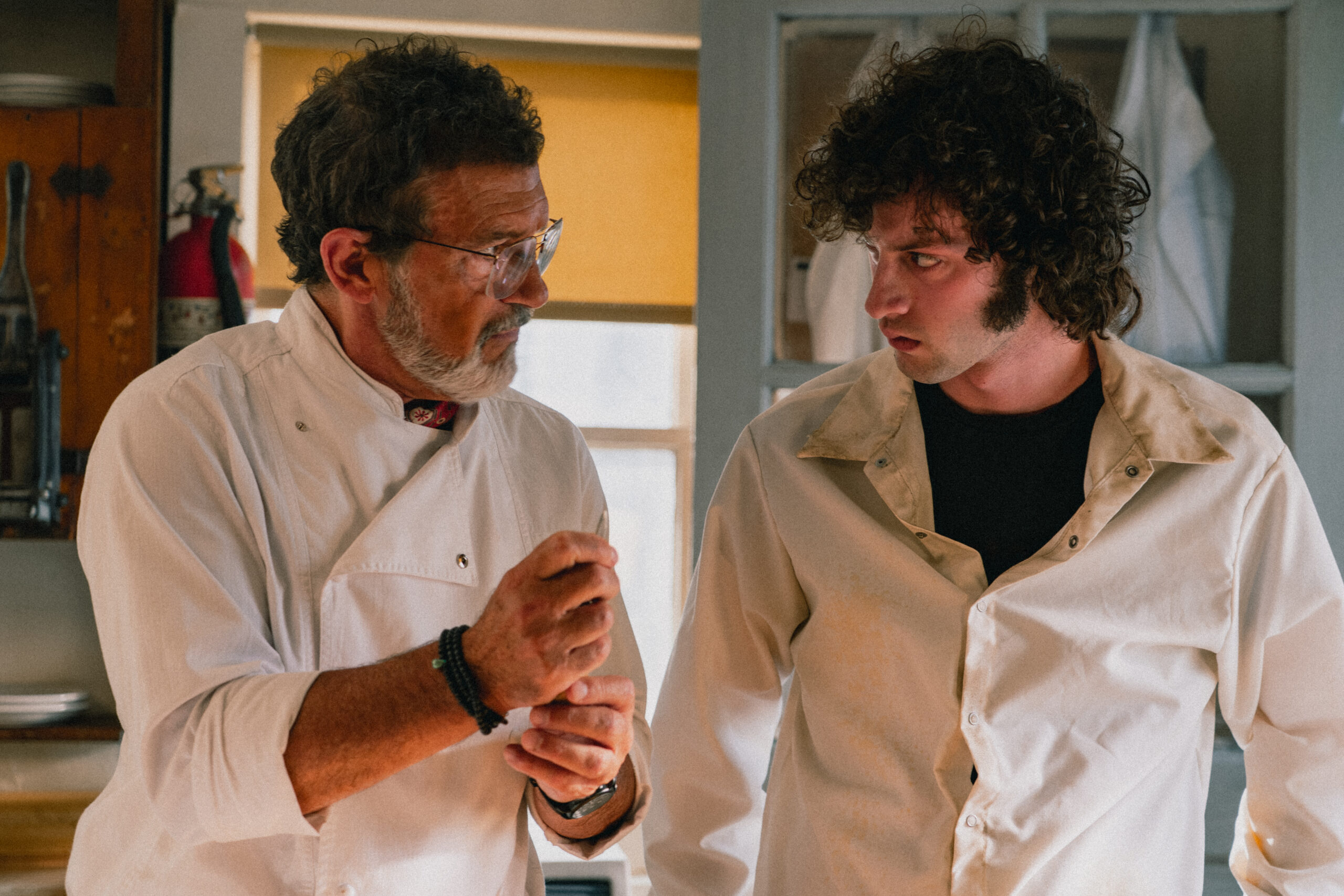Tony, il (bel) film sulla cucina da incubo dove nacque il mito di Anthony Bourdain