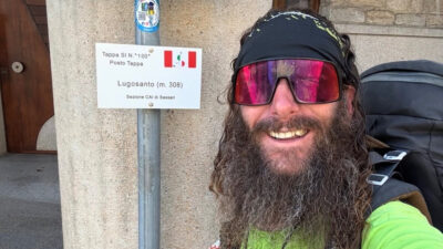 Copertina di “Ho fatto 8000km in 470 giorni senza mai tornare a casa. Ho affrontato bufere di neve, sostituito 11 paia di scarpe e incrociato un orso. Due malattie croniche mi hanno debilitato fino a bloccarmi”: la storia di Luca Terenziani