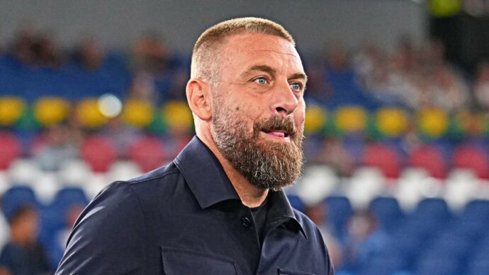 “Ossessionato da me e forse dalla Roma. Sei un poveraccio”: lite tra De Rossi e un giornalista dopo Lazio-Genoa