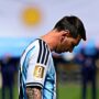 Copertina di Messi lascia la nazionale argentina: “Ho scritto queste parole due giorni dopo la finale. Dopo la morte di papà ne sono ancora più convinto”