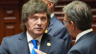 Copertina di Gli argentini sempre più indebitati per arrivare a fine mese. Ma per la destra di Milei è solo “un problema tra privati”